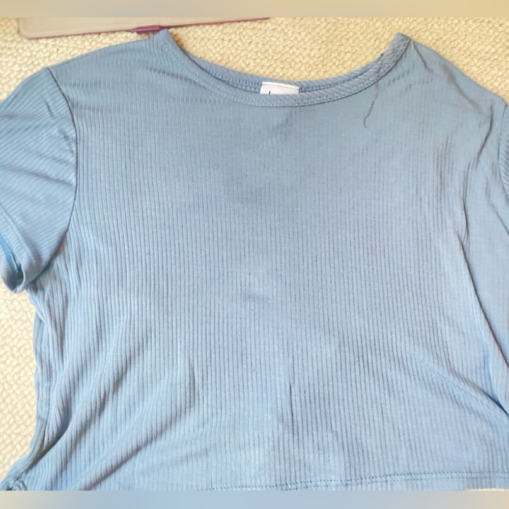 livi crop top